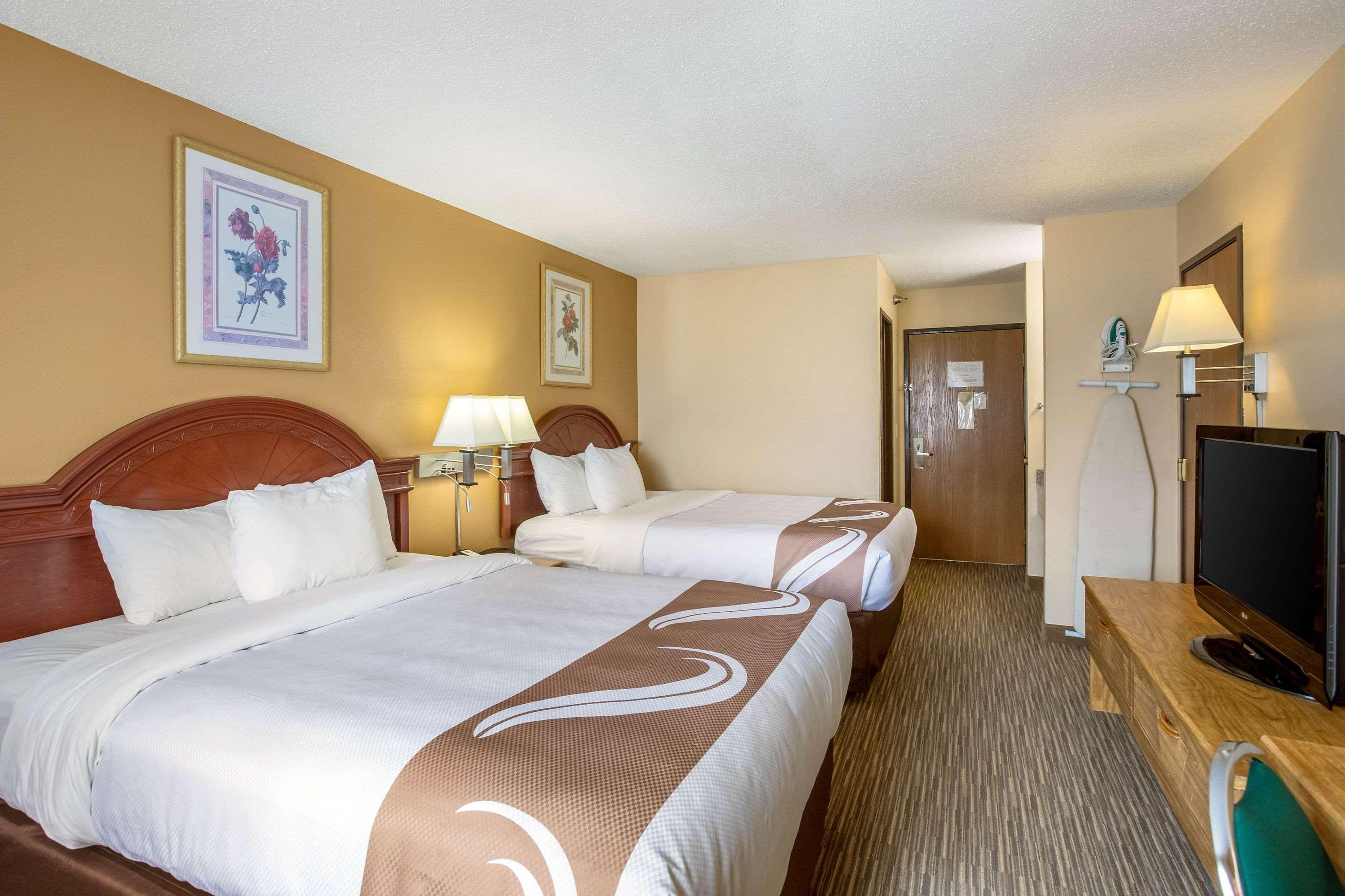 Quality Inn - Storm Lake Экстерьер фото