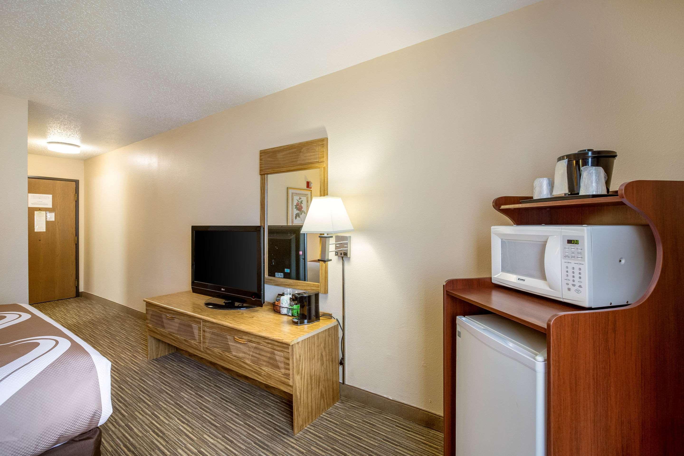 Quality Inn - Storm Lake Экстерьер фото
