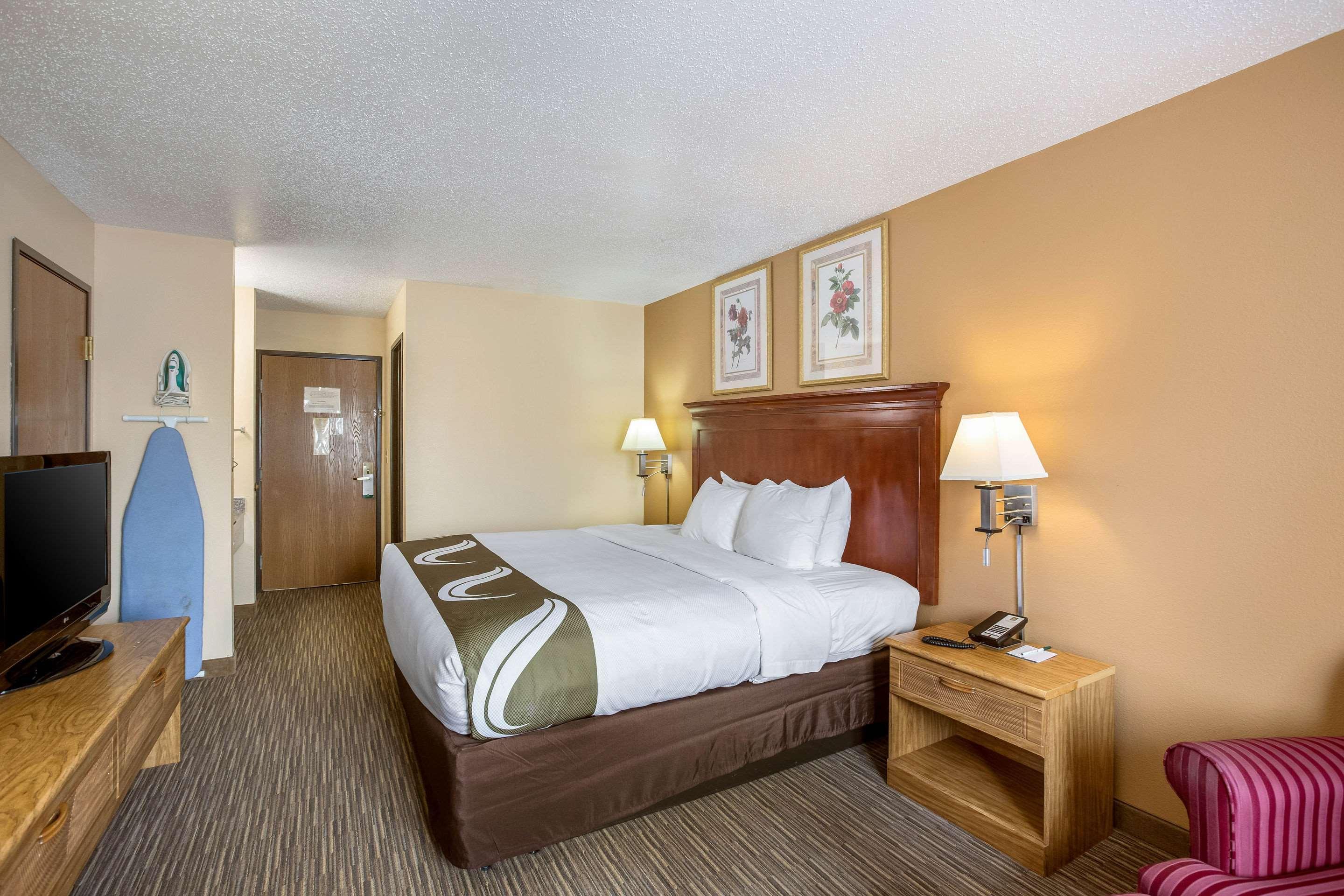 Quality Inn - Storm Lake Экстерьер фото