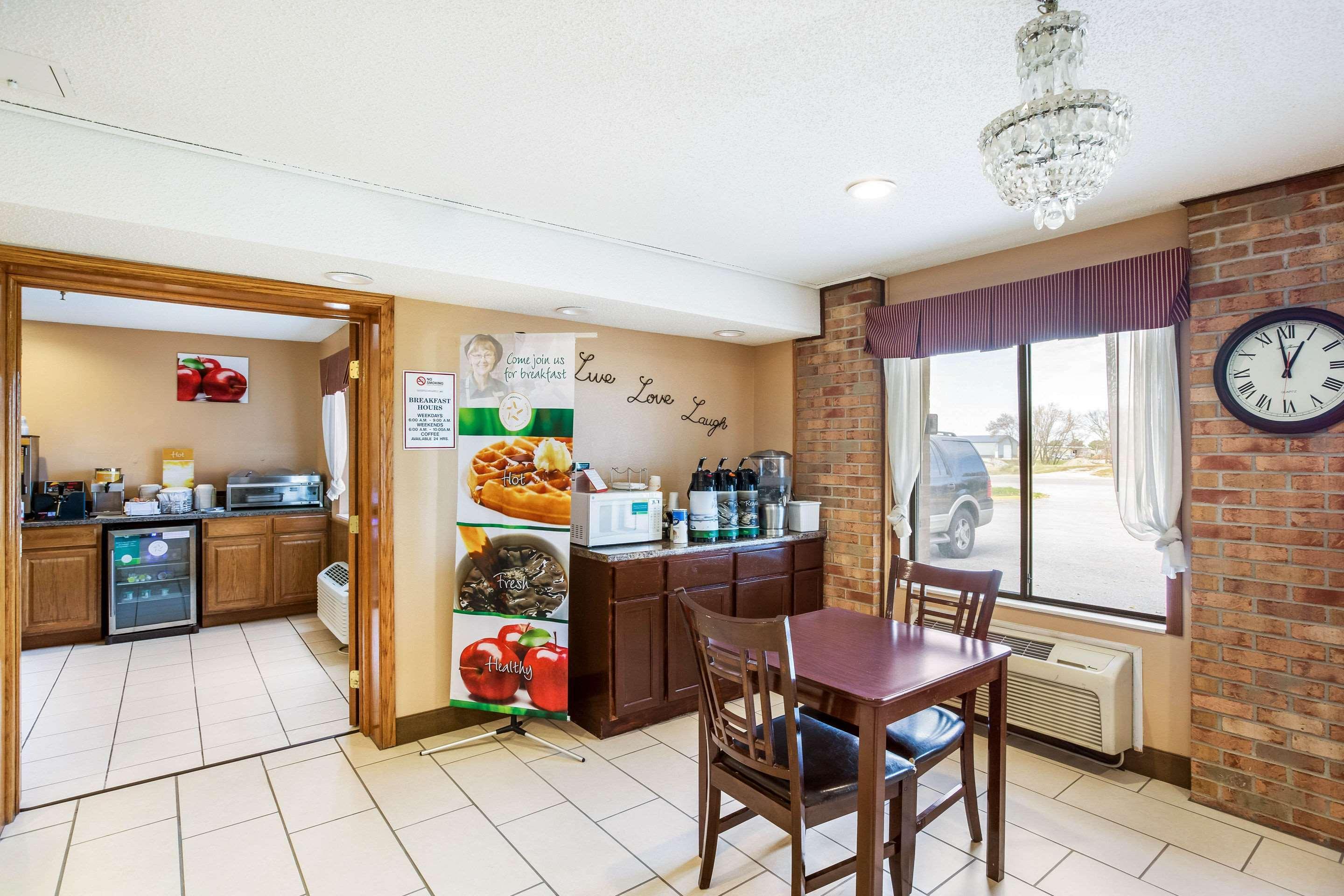 Quality Inn - Storm Lake Экстерьер фото