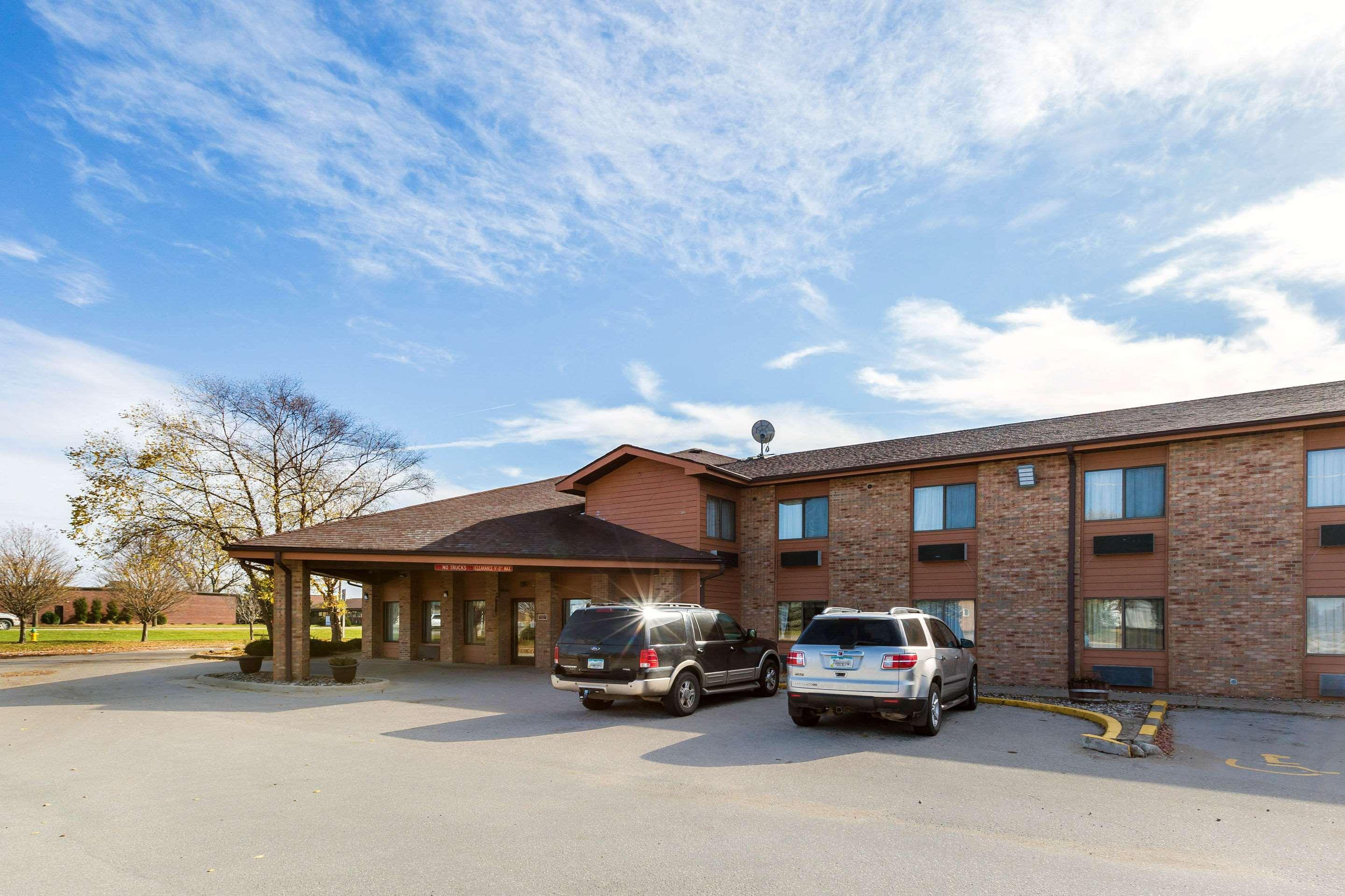 Quality Inn - Storm Lake Экстерьер фото